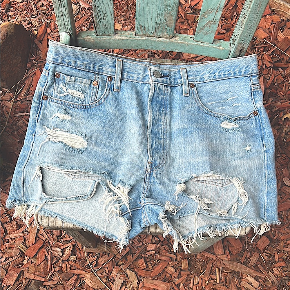 Levi's 501 Ladies 31 waist Blue Distressed Jean Shorts Vintage Style